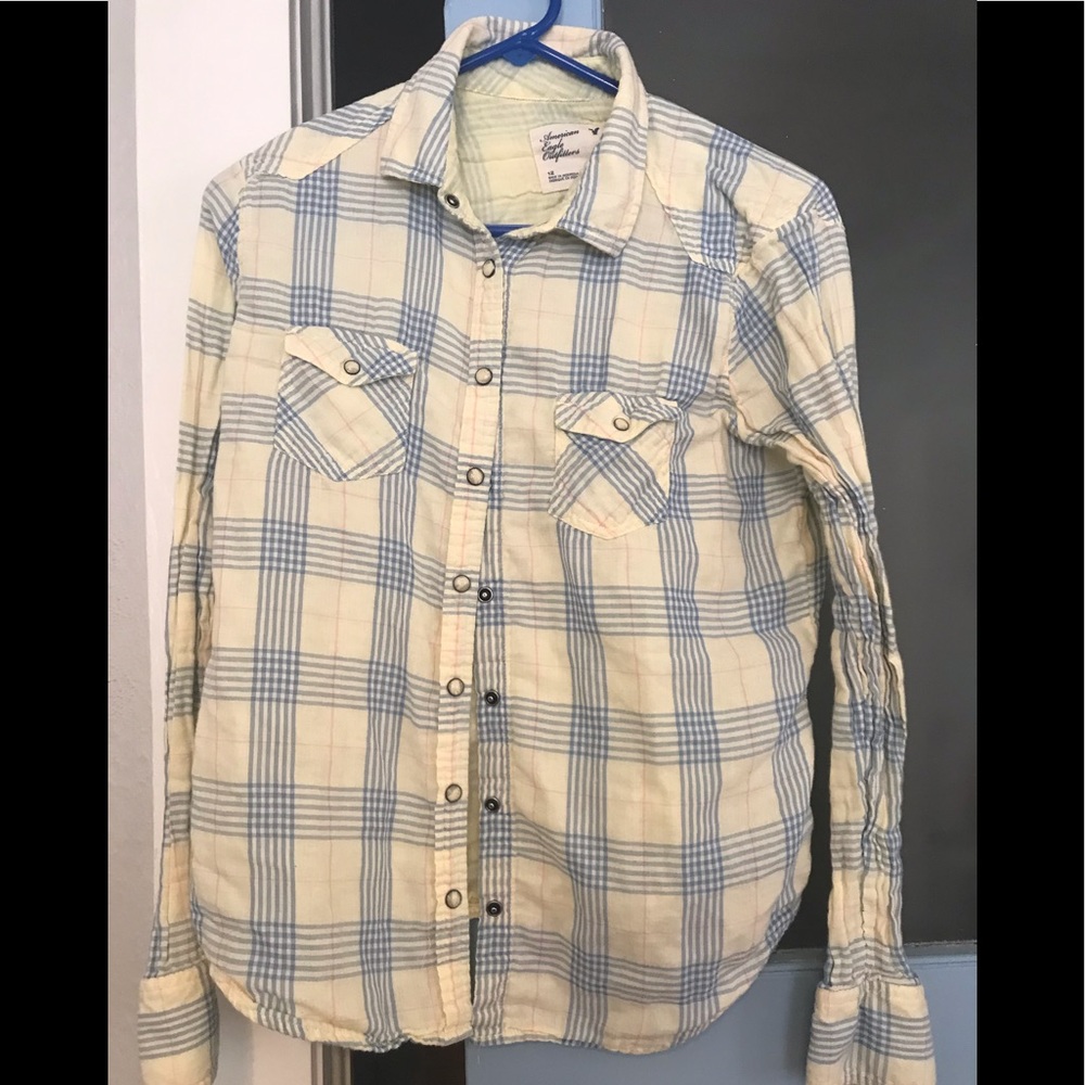 American Eagle Button up